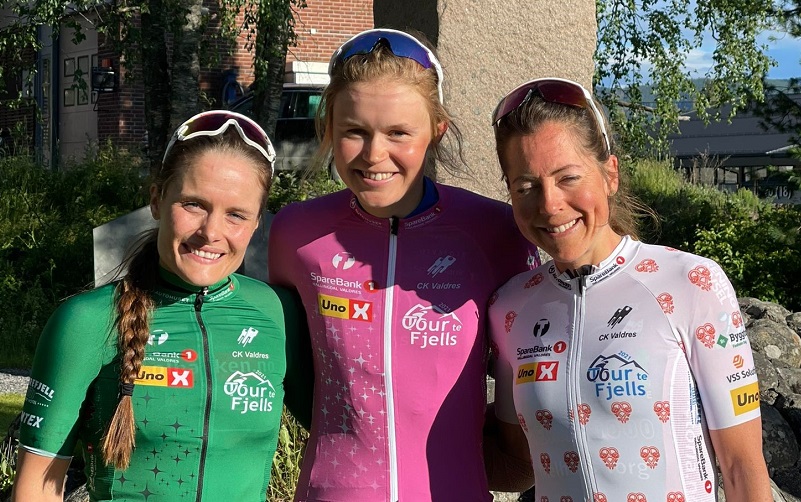 Tre blide elitejenter - Emma Dyrhovden, Sigrid Ytterhus Haugset og Ingrid Lorvik