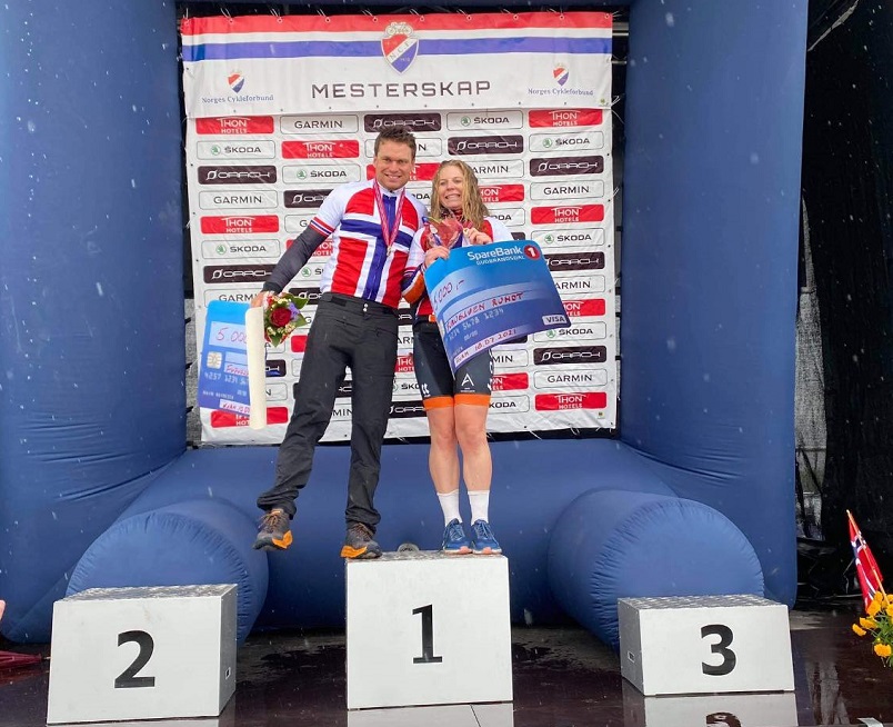 Elisabeth og Emil på pallen i NM Maraton 2021