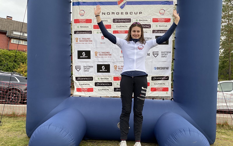 Hedda Brenningen Bjørklund ble beste U23 rytter i NC Rundbane 2021.