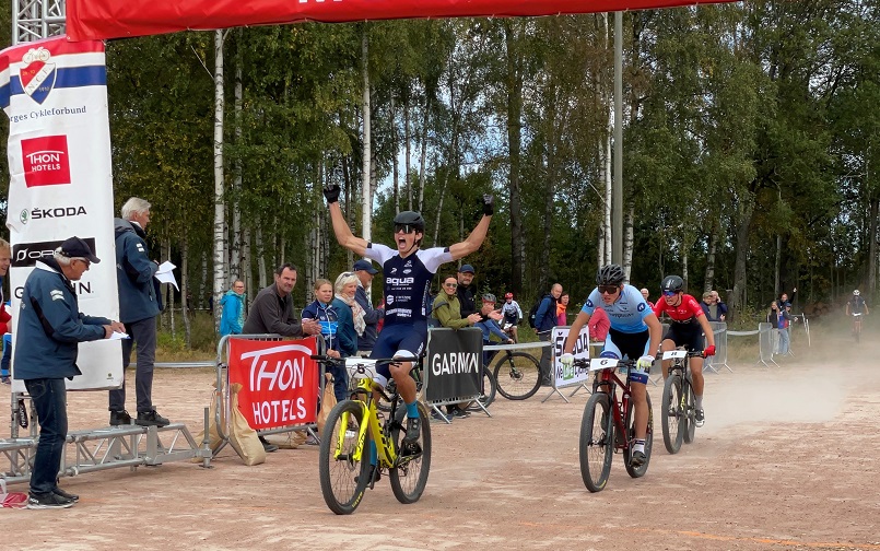 Stor glede i klasse M15-16 - vinner ble Casper Rode fra Nanset IF Sykkel.