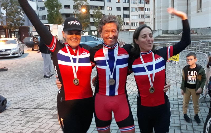 Våre tre norske VM-medaljører, fra v. Marion Nilsen, Frank Aadland og Kristin Falck.